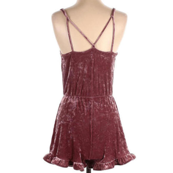 Womens Kendall & Kylie crushed velvet Dark Mauve pink romper ruffle strappy - Picture 2 of 2